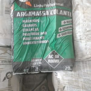 Argamassa Qualikoll Porcelanato Externo e Piso/Piso Cinza 20 kg